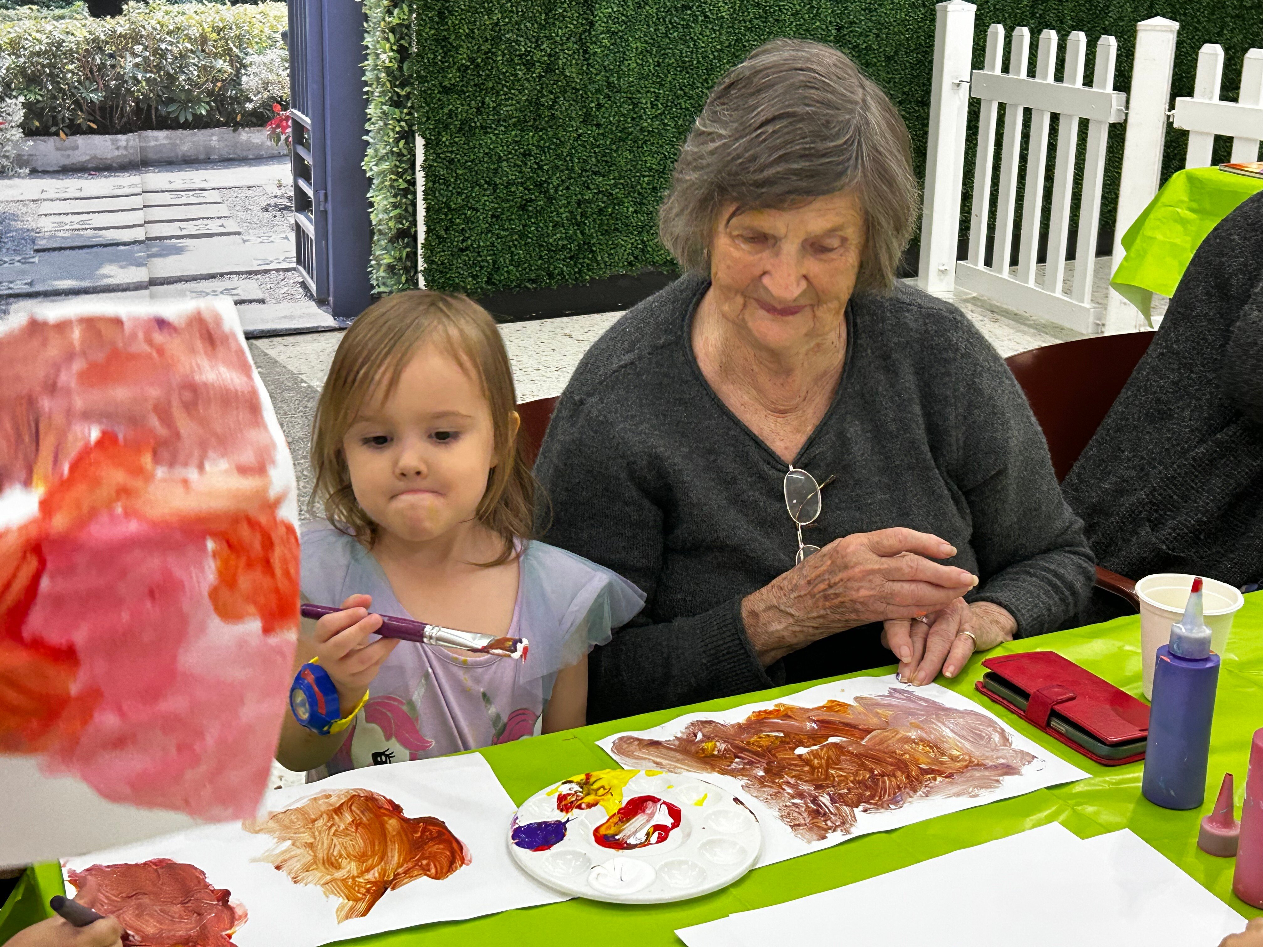 Intergenerational Marketown 180325 Helen and kids paint
